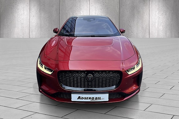 Jaguar I-PACE 2 of 5