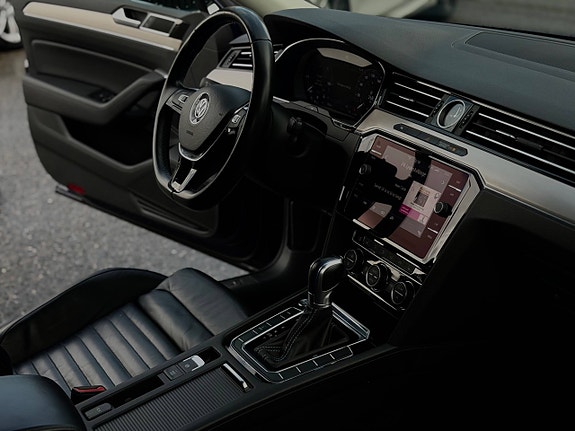 Volkswagen Passat 20 of 30