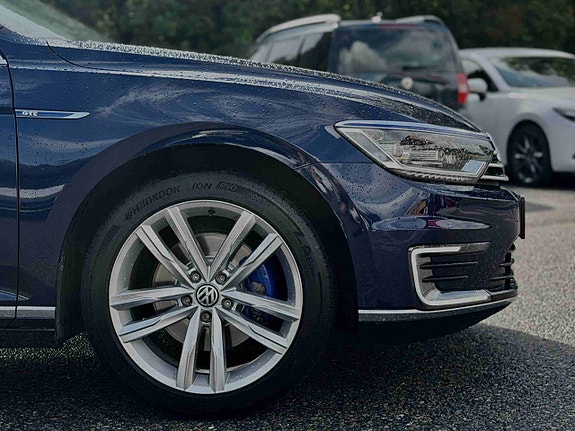 Volkswagen Passat 5 of 30