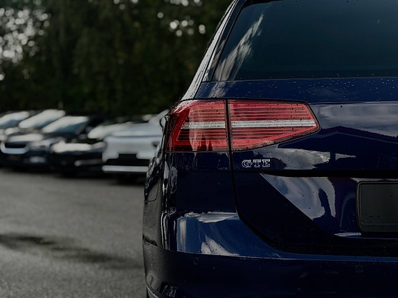 Volkswagen Passat 8 of 30