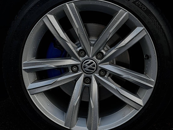 Volkswagen Passat 14 of 30