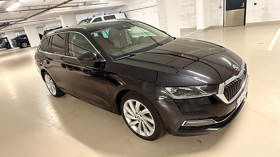 Skoda Octavia 3 of 5