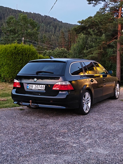 BMW 520d 4 of 5