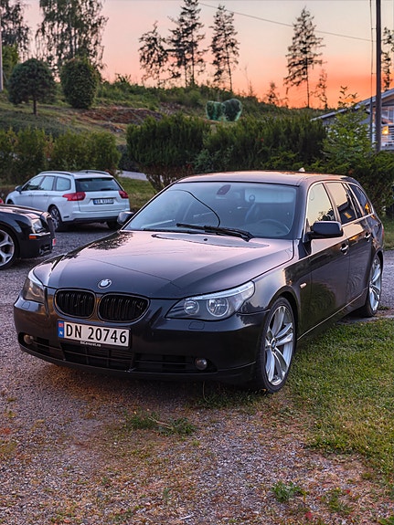 BMW 520d 3 of 5