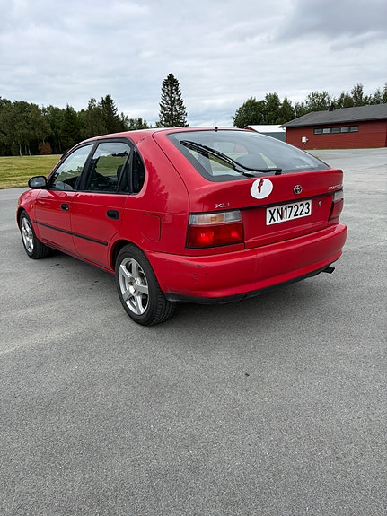 Toyota Corolla 3 of 5
