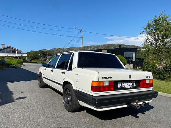 Volvo 740 2 of 10