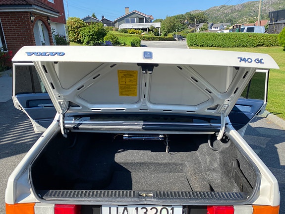 Volvo 740 9 of 10