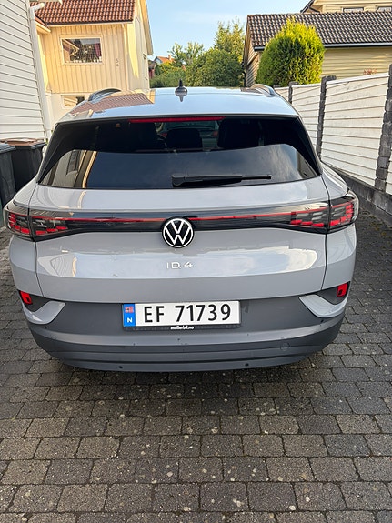 Volkswagen ID.4 3 of 6