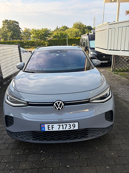 Volkswagen ID.4 2 of 6