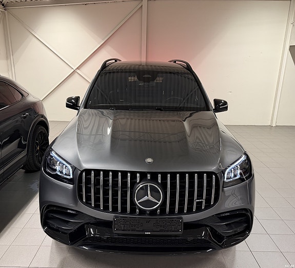 Mercedes-Benz GLS63 4 of 28