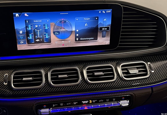 Mercedes-Benz GLS63 16 of 28