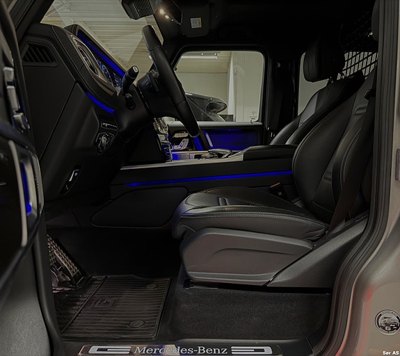Mercedes-Benz G500 4 of 23