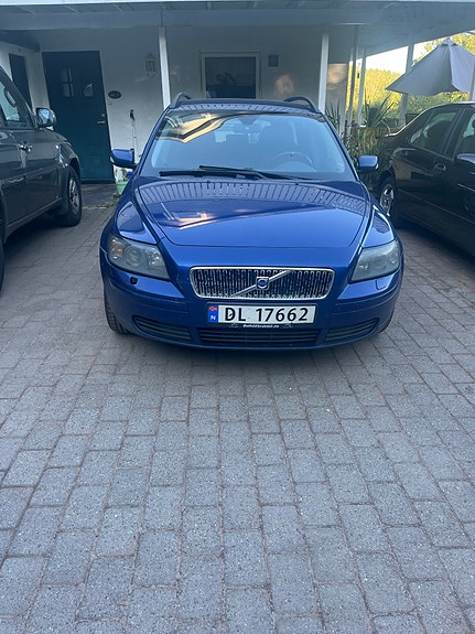 Volvo V50 2 of 5