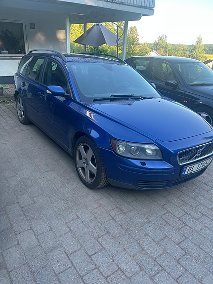 Volvo V50 4 of 5