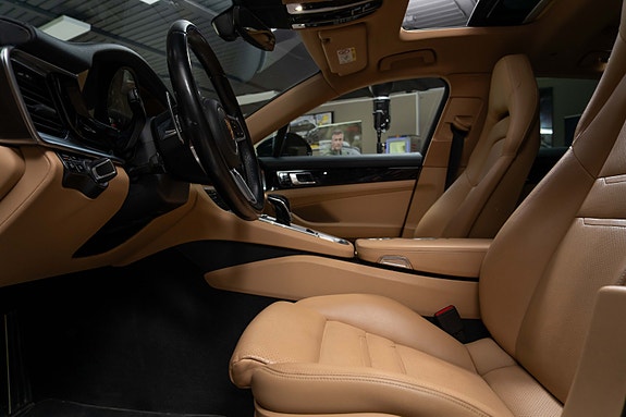 Porsche Panamera 4 22 of 30