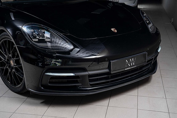 Porsche Panamera 4 2 of 5