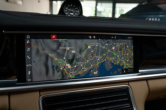 Porsche Panamera 4 15 of 30