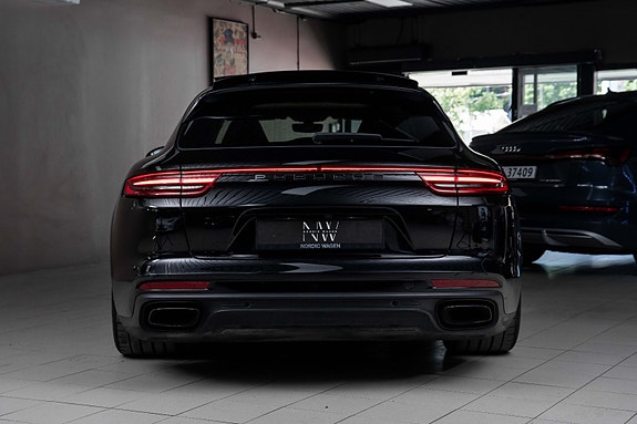Porsche Panamera 4 8 of 30
