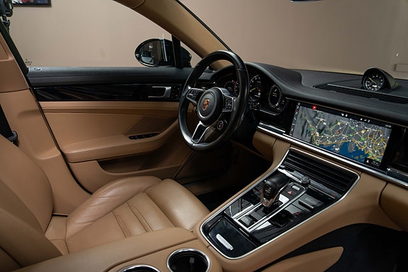 Porsche Panamera 4 29 of 30