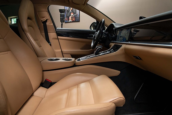 Porsche Panamera 4 28 of 30