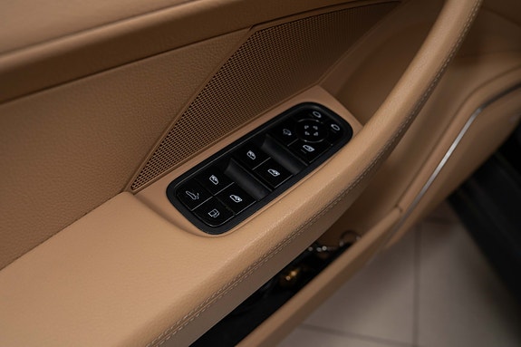 Porsche Panamera 4 21 of 30