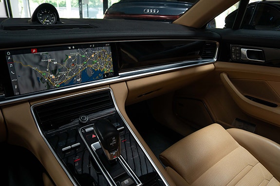 Porsche Panamera 4 13 of 30