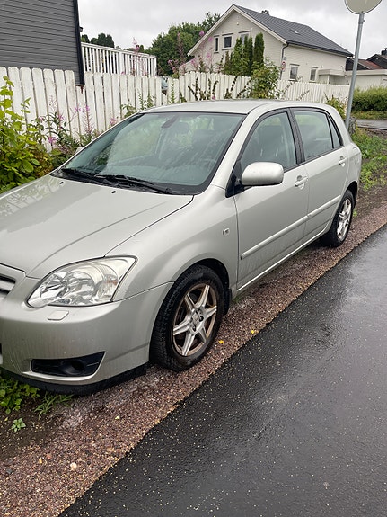 Toyota Corolla 4 of 9