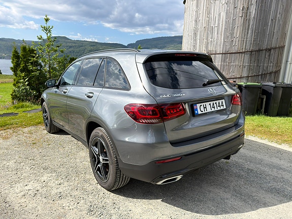 Mercedes-Benz GLC300 e 5 of 30