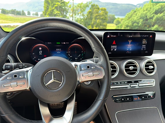 Mercedes-Benz GLC300 e 20 of 30