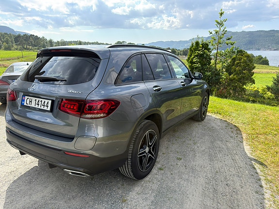 Mercedes-Benz GLC300 e 6 of 30