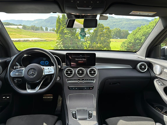 Mercedes-Benz GLC300 e 15 of 30