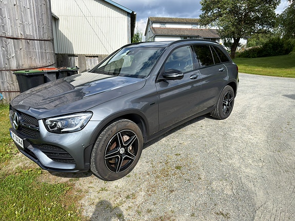 Mercedes-Benz GLC300 e 3 of 30