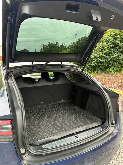 Tesla Model X 5 of 9