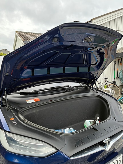 Tesla Model X 6 of 9