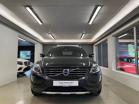 Volvo XC60 2 of 5