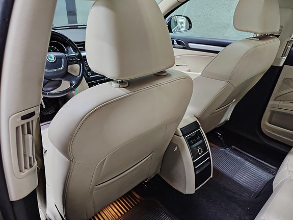 Skoda Superb 28 of 30