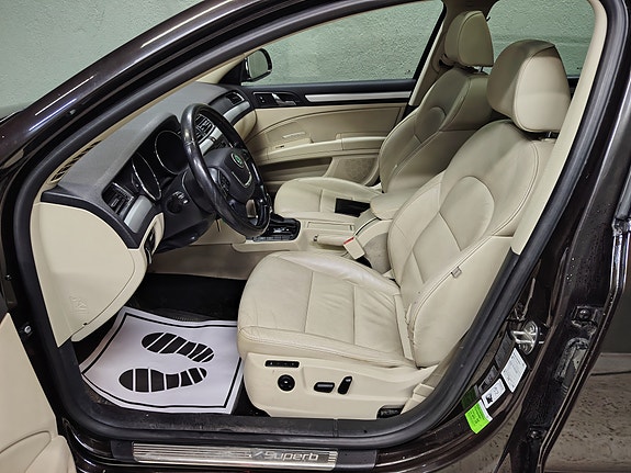 Skoda Superb 15 of 30