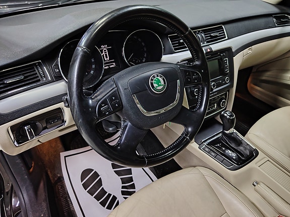 Skoda Superb 18 of 30