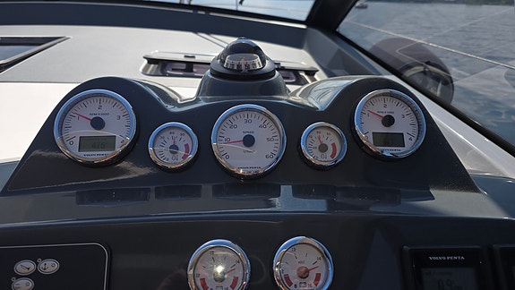 Bavaria Sport 400 Coupé 2015 | Joystick | 500 timer | Thruster forut/akterut 25 of 30