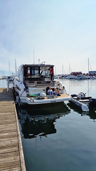 Bavaria Sport 400 Coupé 2015 | Joystick | 500 timer | Thruster forut/akterut 24 of 30