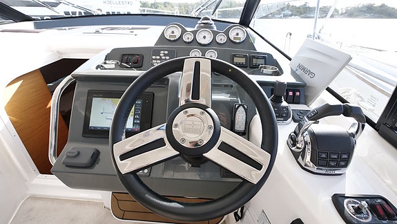 Bavaria Sport 400 Coupé 2015 | Joystick | 500 timer | Thruster forut/akterut 13 of 30
