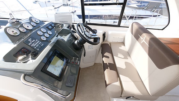 Bavaria Sport 400 Coupé 2015 | Joystick | 500 timer | Thruster forut/akterut 21 of 30