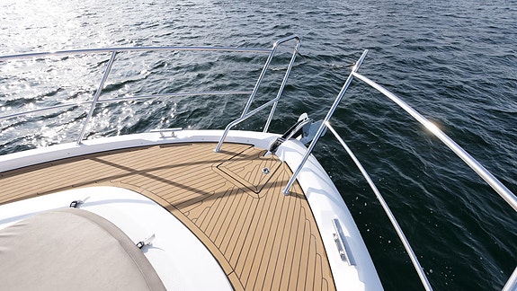 Bavaria Sport 400 Coupé 2015 | Joystick | 500 timer | Thruster forut/akterut 9 of 30