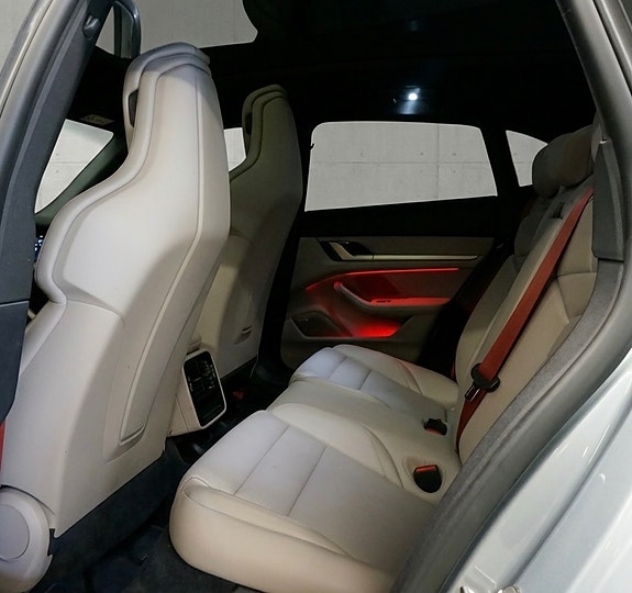 Porsche Taycan Cross Turismo 30 of 30
