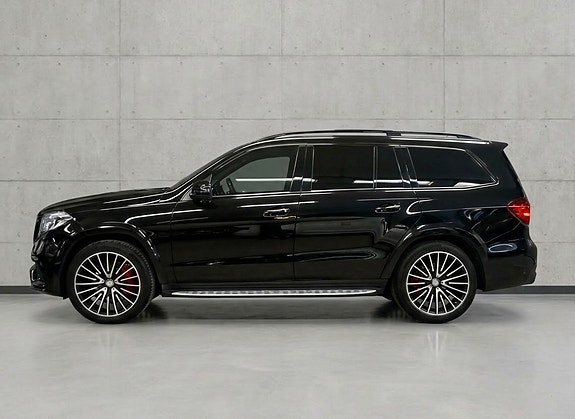Mercedes-Benz GLS63 3 of 5