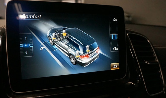 Mercedes-Benz GLS63 24 of 30