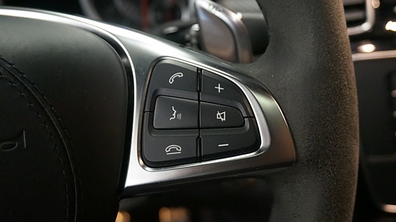 Mercedes-Benz GLS63 17 of 30