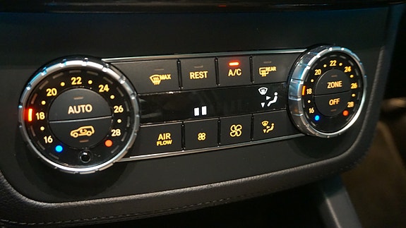 Mercedes-Benz GLS63 29 of 30
