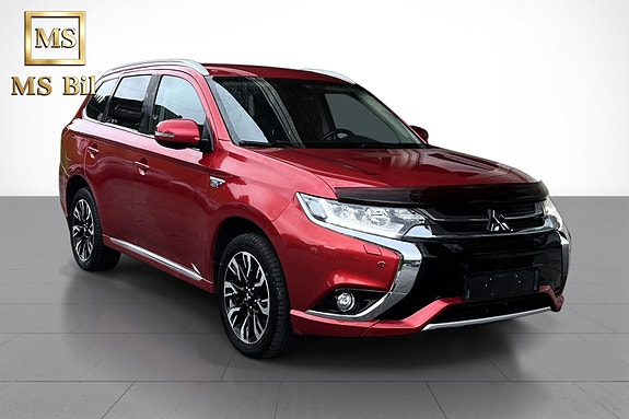 Mitsubishi Outlander 3 of 5