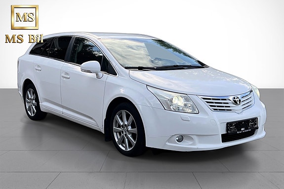 Toyota Avensis 3 of 5